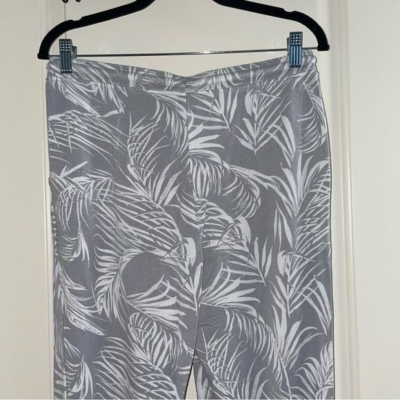 Rachel Zoe palm print lounge set - Picture 11 of 16